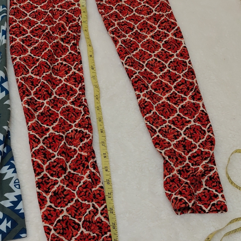 LuLaRoe Blue White Gray And. Red Geometric Leggings OS - Picture 7 of 14